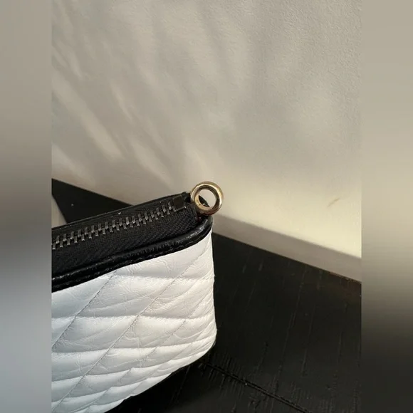 Chanel Gabrielle O Case Clutch Aged Calfskin - Picture 4 of 10